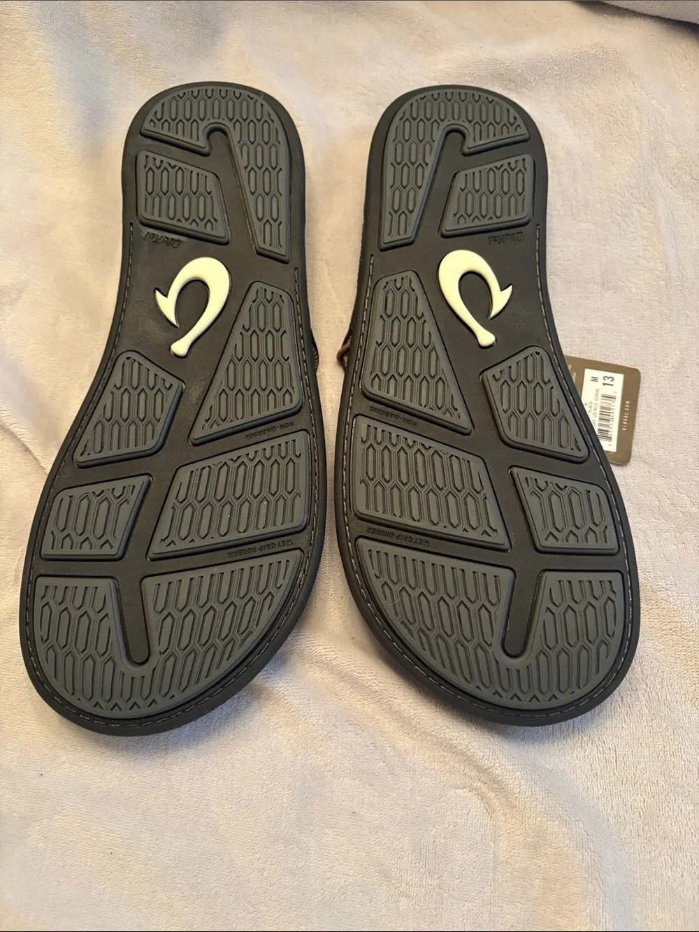 OluKai Men’s Black Flip-Flop Sandals with Padded Thong
